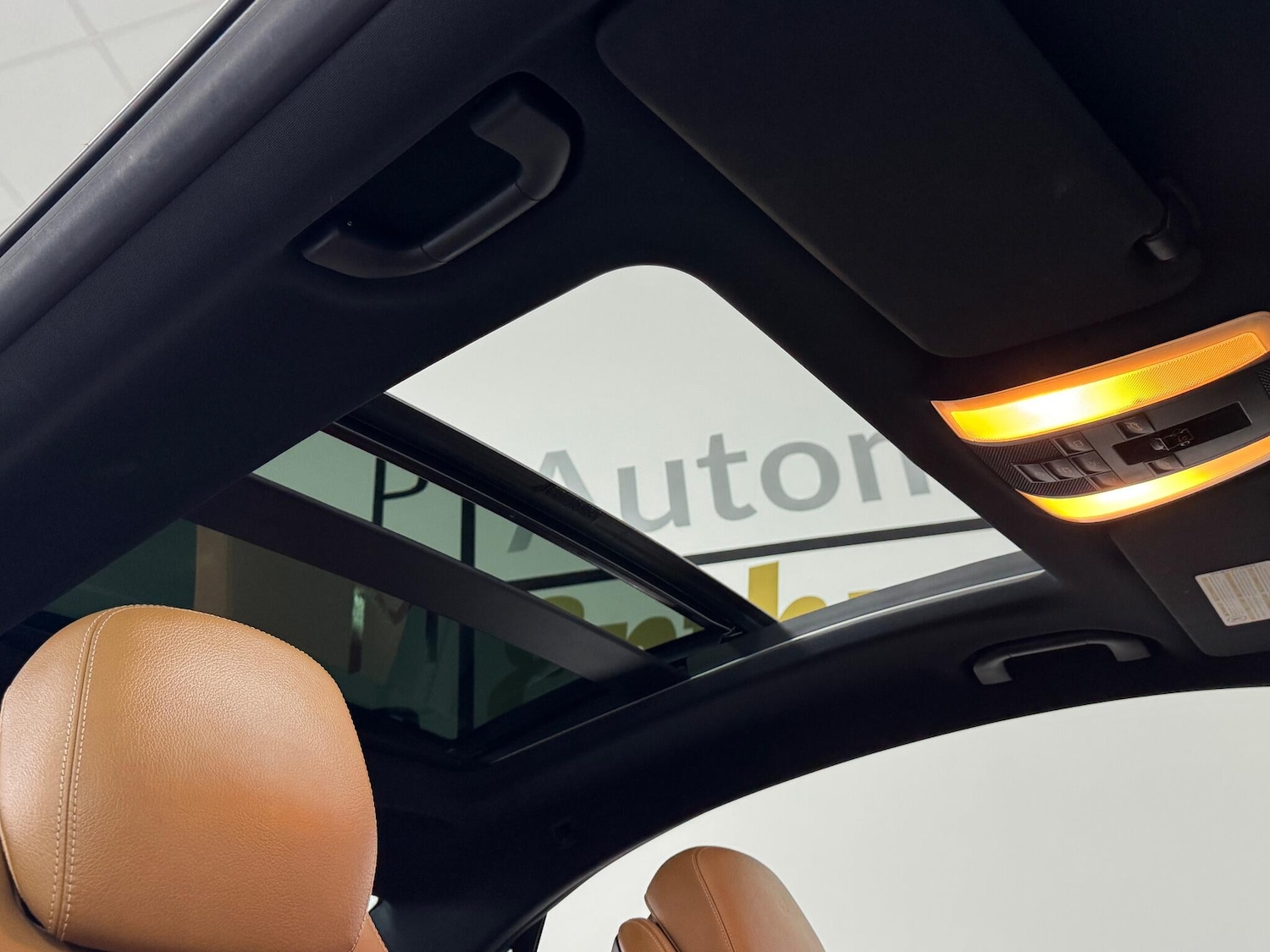 Used Mercedes-Benz E Class 2010 for sale - 76991115: Photo 9