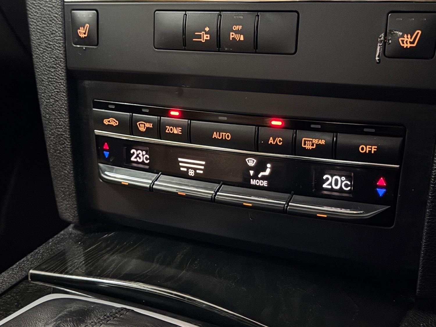 Used Mercedes-Benz E Class 2010 for sale - 76991115: Photo 98