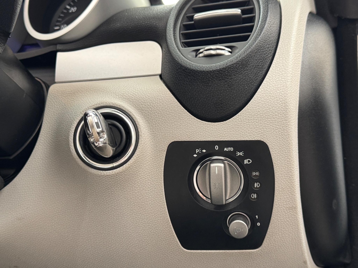 Used Mercedes-Benz SLK 2006 for sale - 76398476: Photo 19