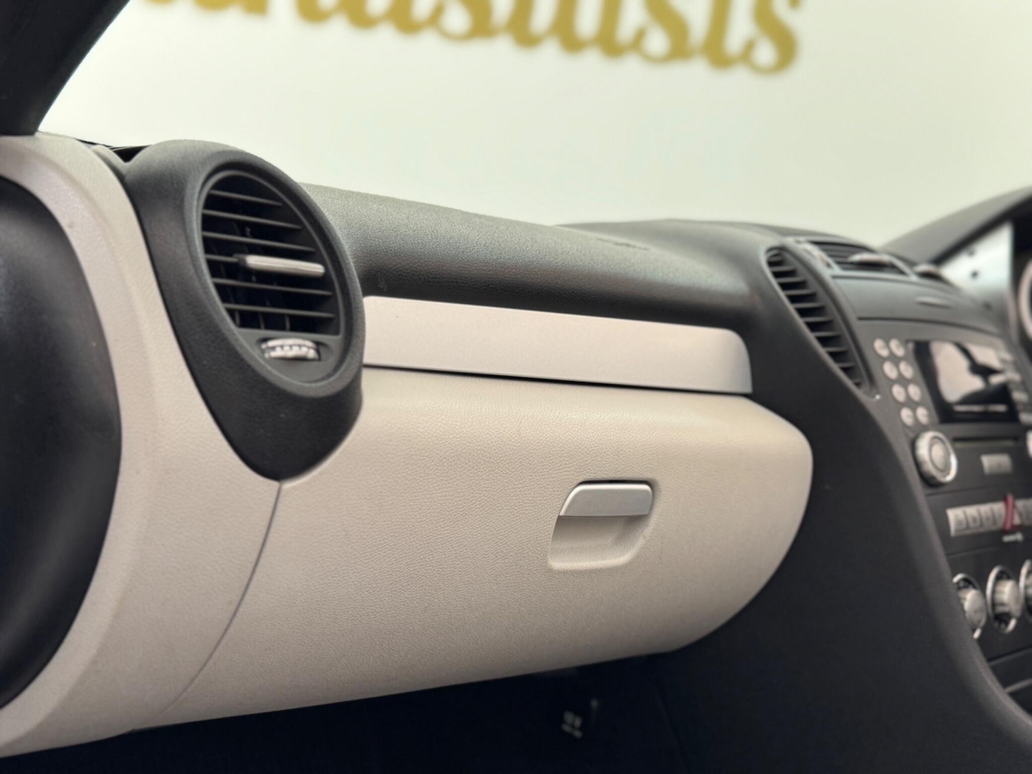 Used Mercedes-Benz SLK 2006 for sale - 76398476: Photo 28