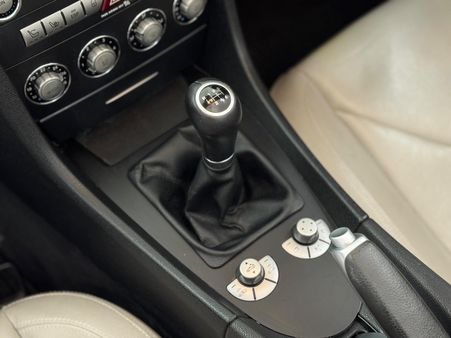 Used Mercedes-Benz SLK 2006 for sale - 76398476: Photo 32