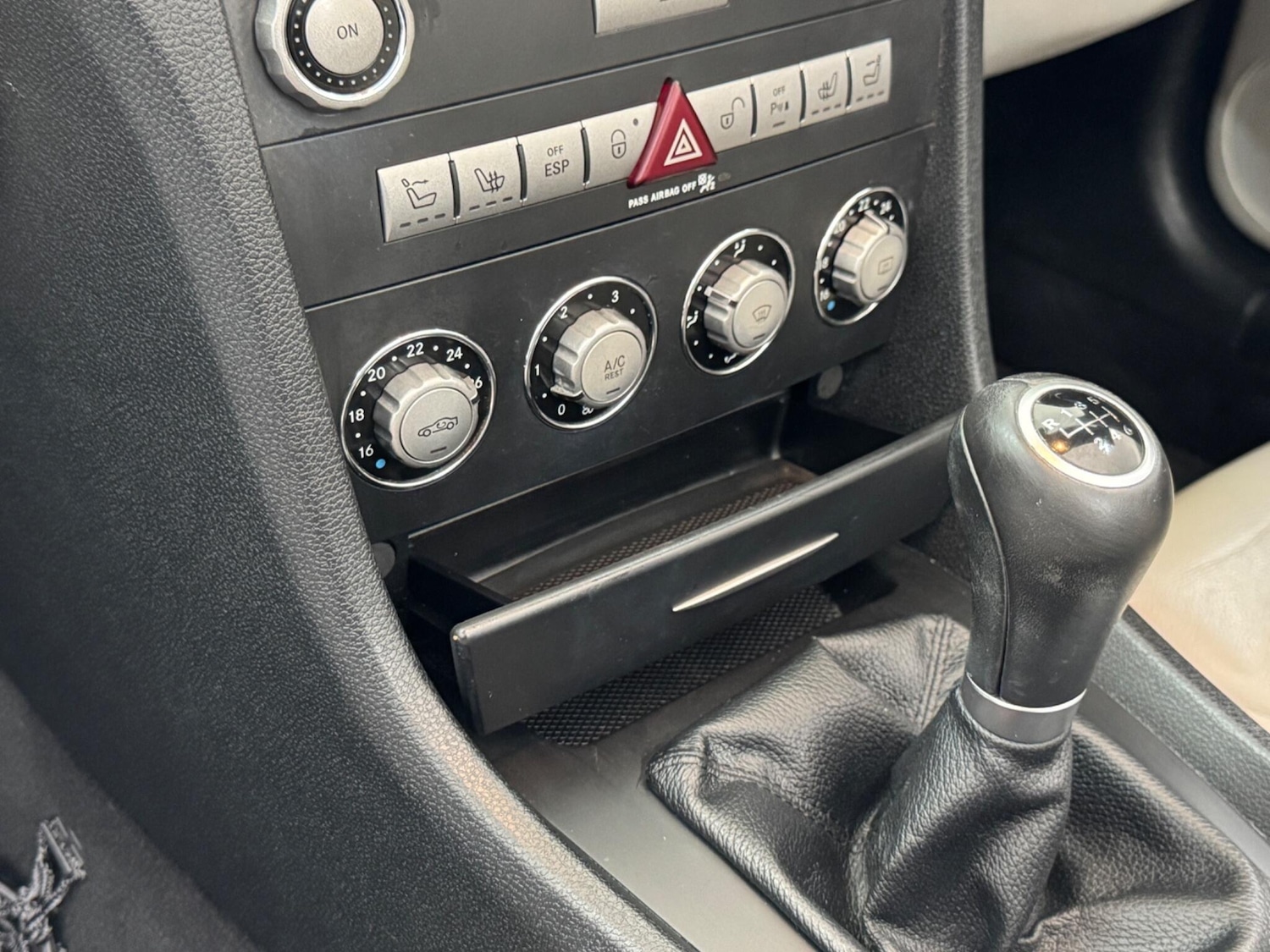 Used Mercedes-Benz SLK 2006 for sale - 76398476: Photo 33