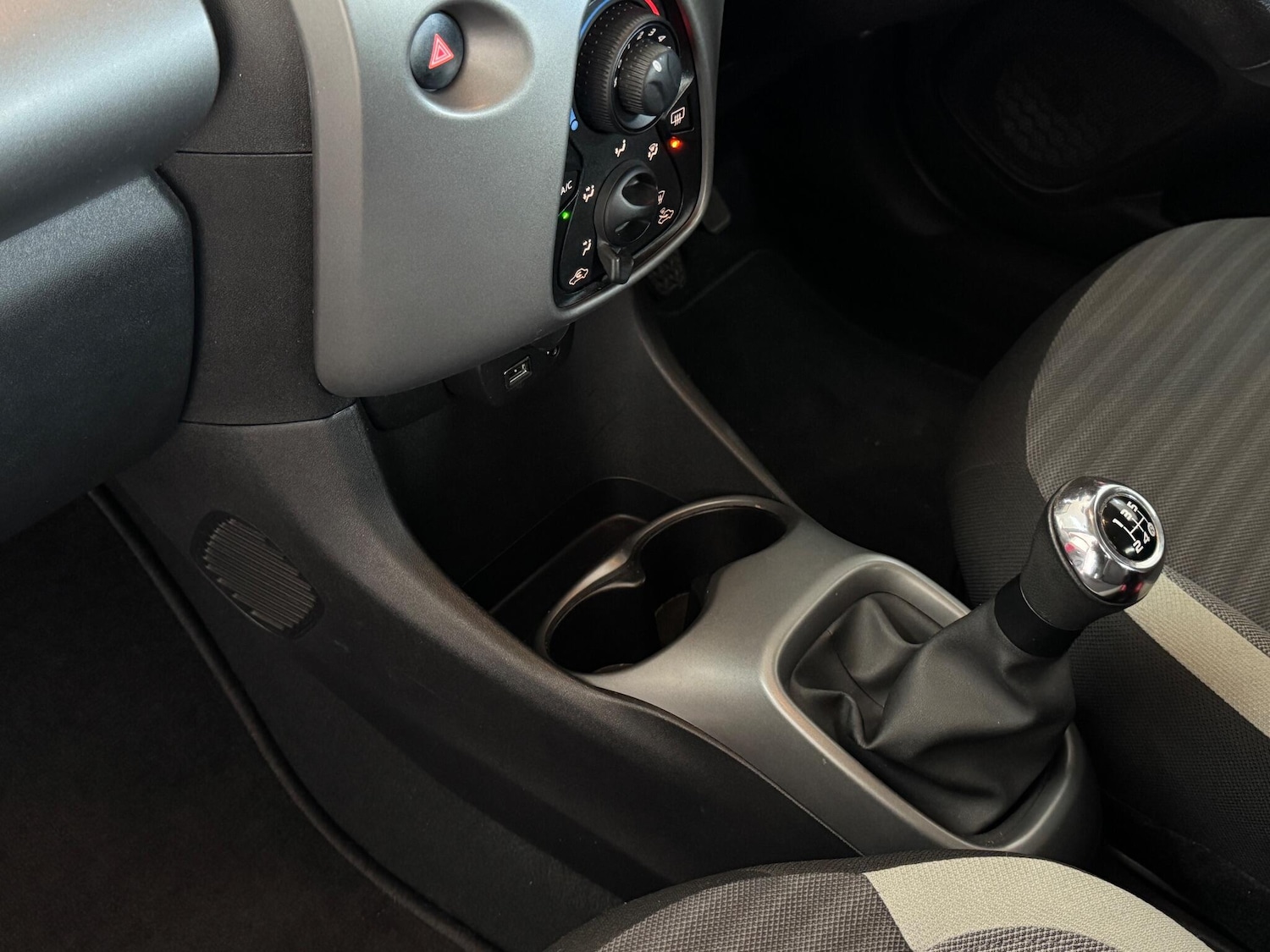 Used Toyota AYGO 2019 for sale - 76398936: Photo 20