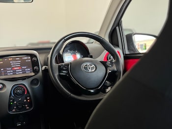 Used Toyota AYGO 2019 for sale - 76398936: Photo