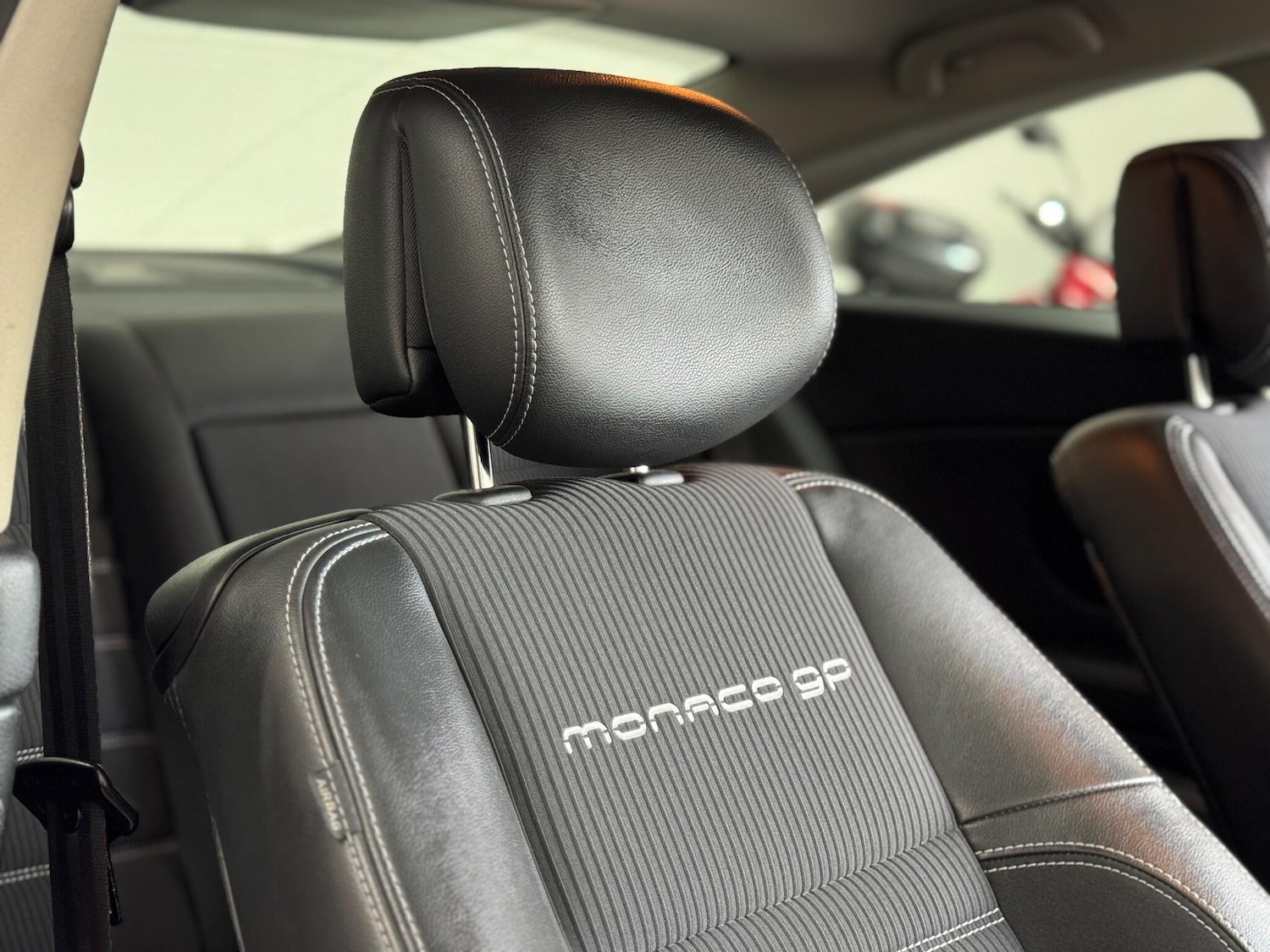 Used Renault Laguna 2012 for sale - 76912685: Photo 2