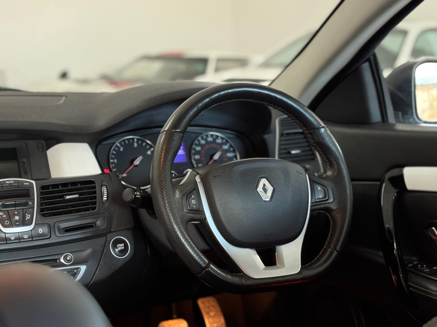 Used Renault Laguna 2012 for sale - 76912685: Photo 77