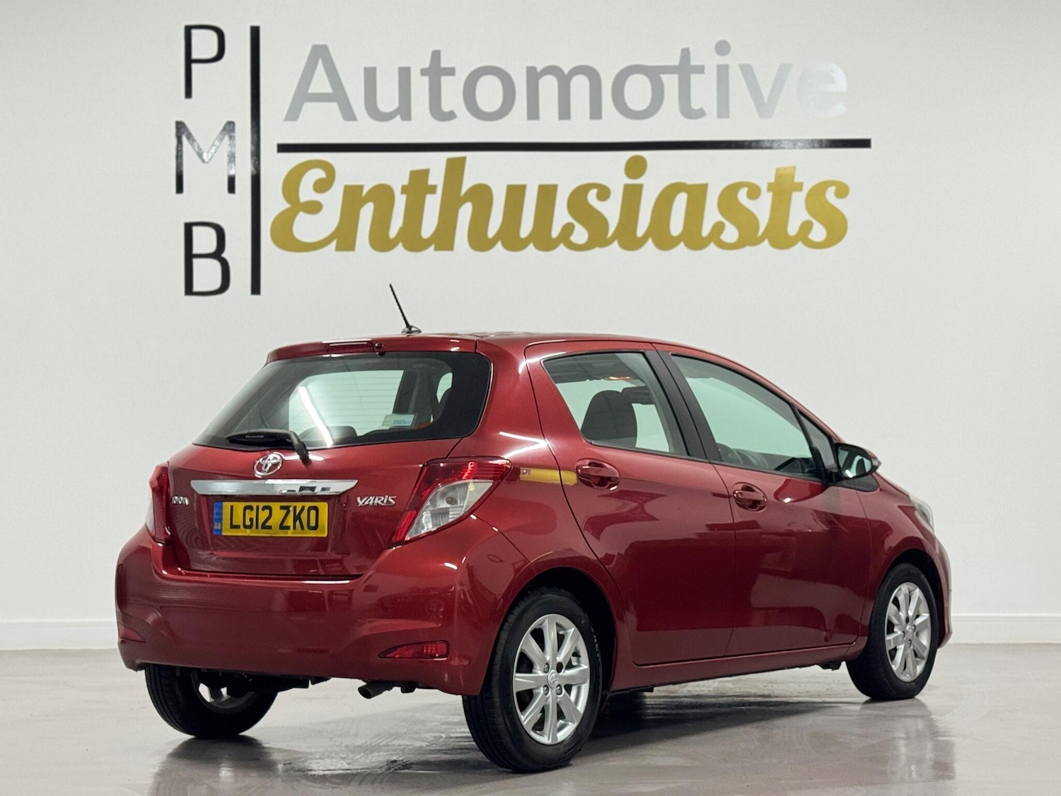 Used Toyota Yaris 2012 for sale - 76561083: Photo 2