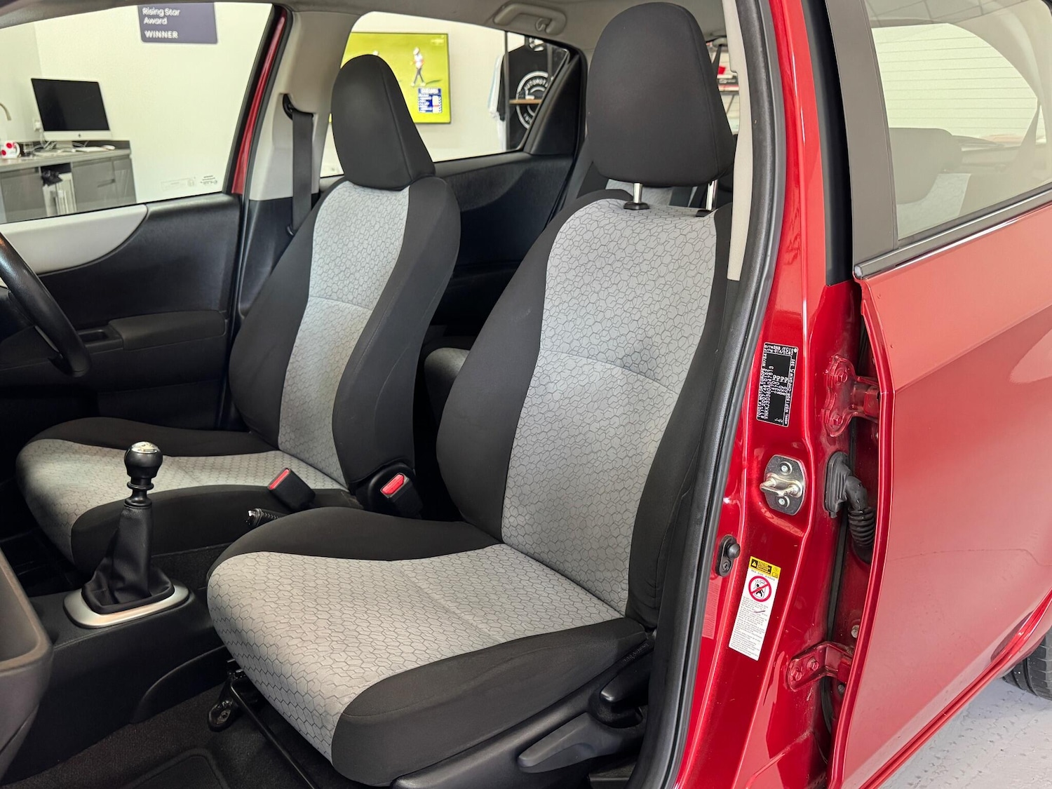 Used Toyota Yaris 2012 for sale - 76561083: Photo 30