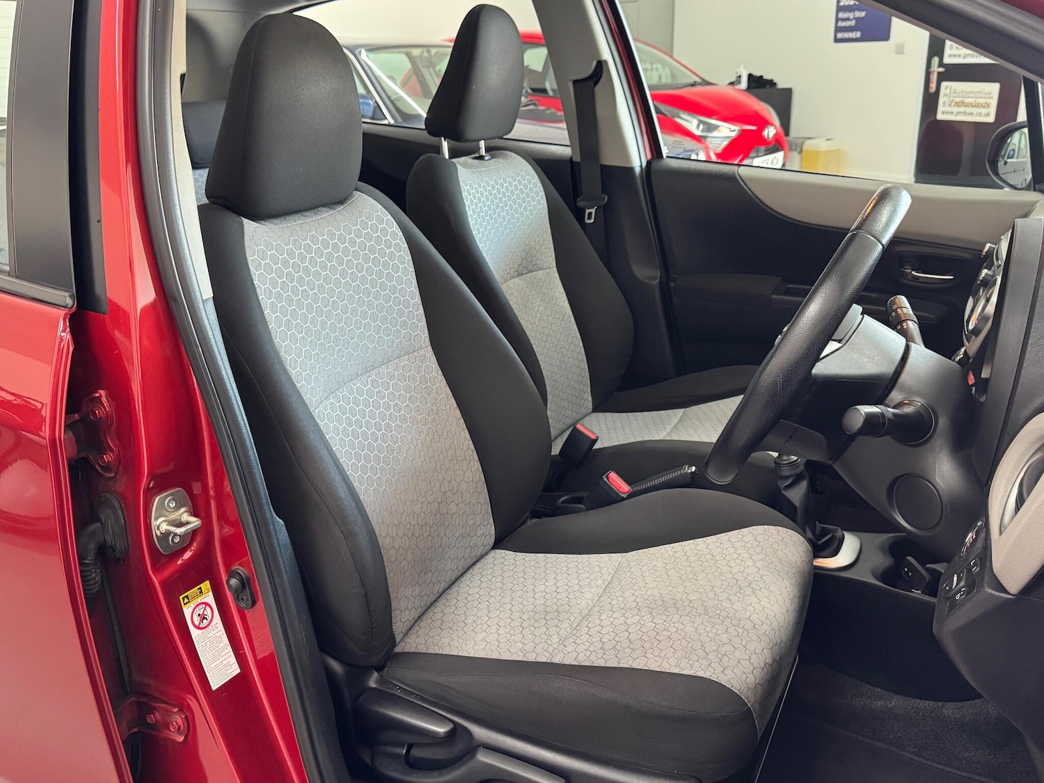 Used Toyota Yaris 2012 for sale - 76561083: Photo 32