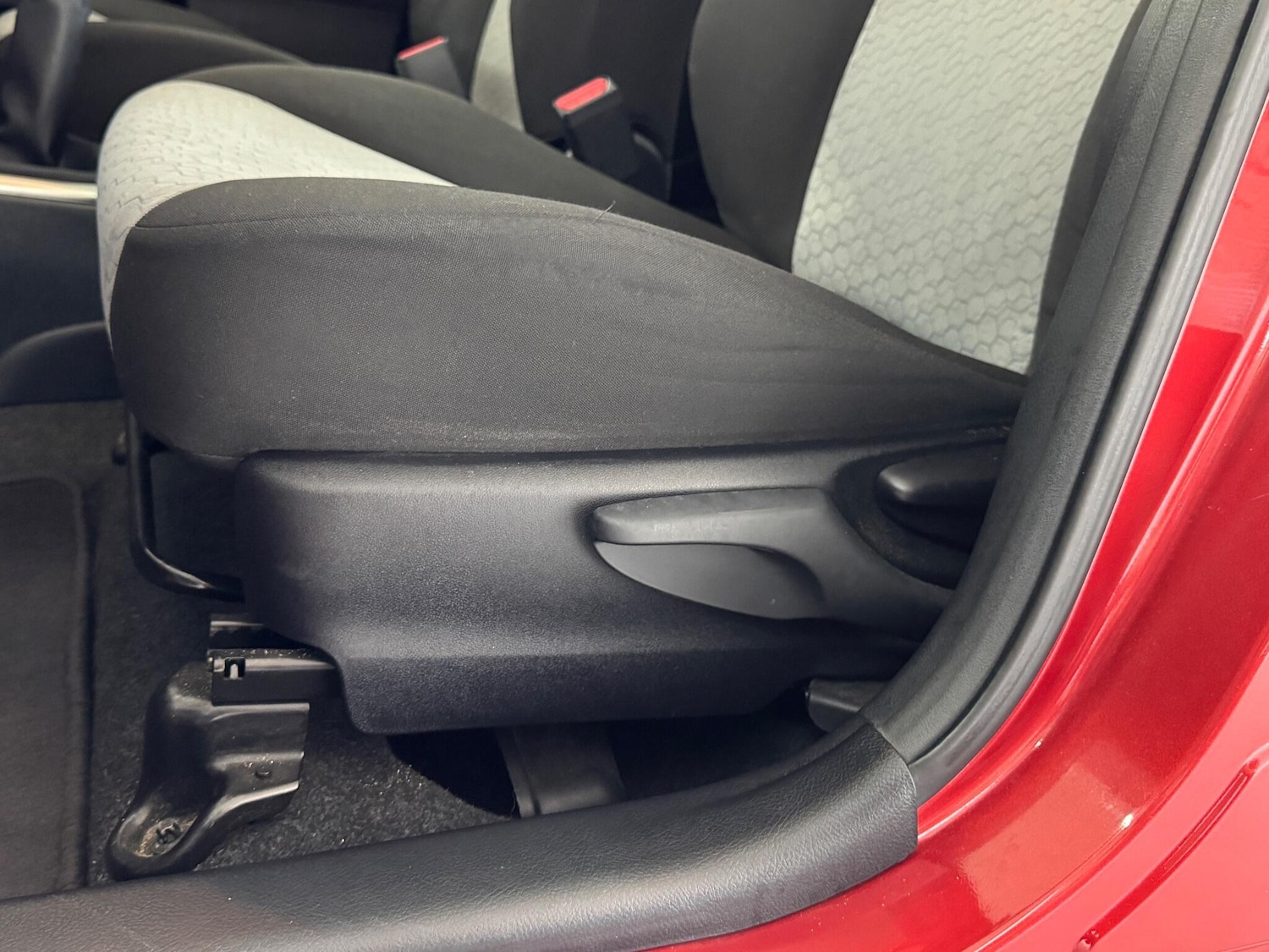 Used Toyota Yaris 2012 for sale - 76561083: Photo 51