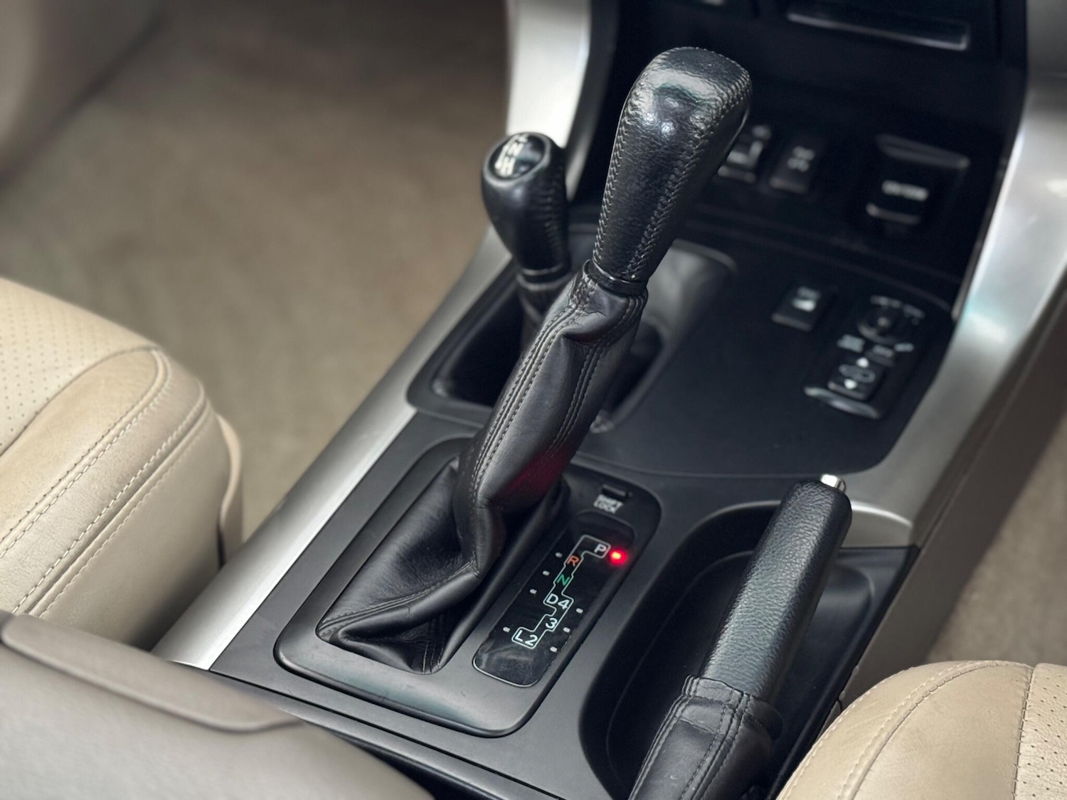 Used Toyota Land Cruiser 2005 for sale - 76398268: Photo 24