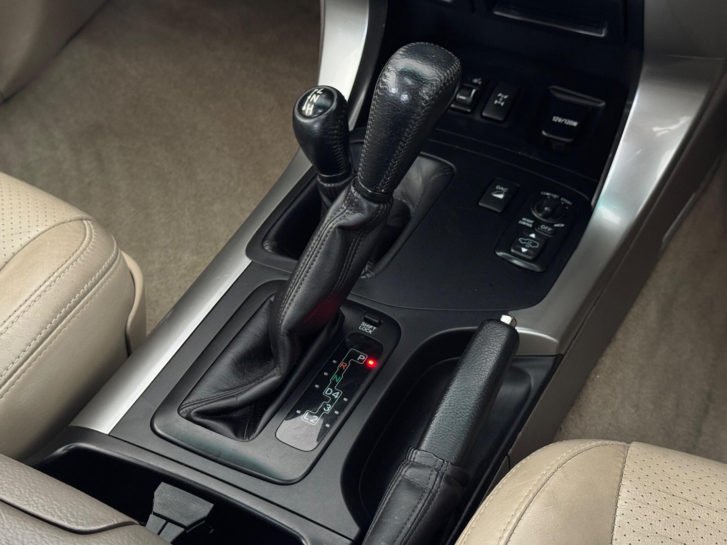 Used Toyota Land Cruiser 2005 for sale - 76398268: Photo 25