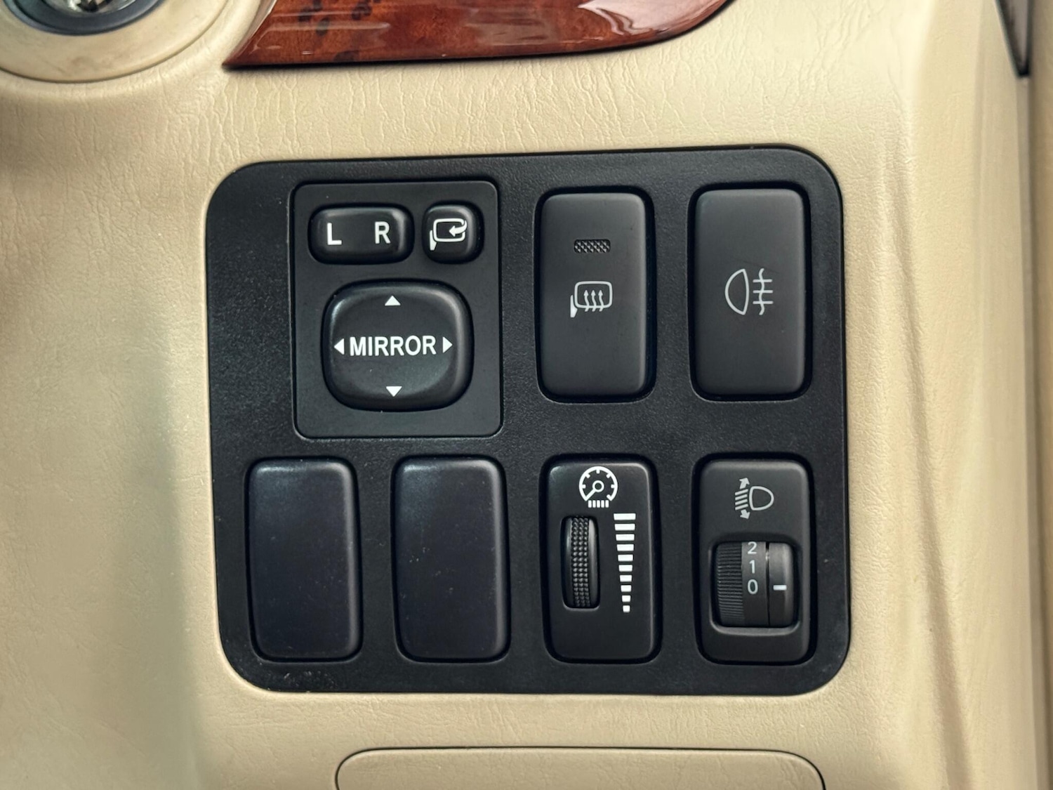 Used Toyota Land Cruiser 2005 for sale - 76398268: Photo 33