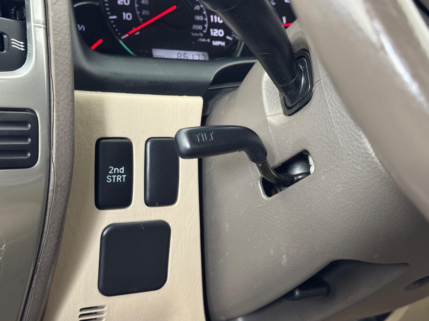 Used Toyota Land Cruiser 2005 for sale - 76398268: Photo 34