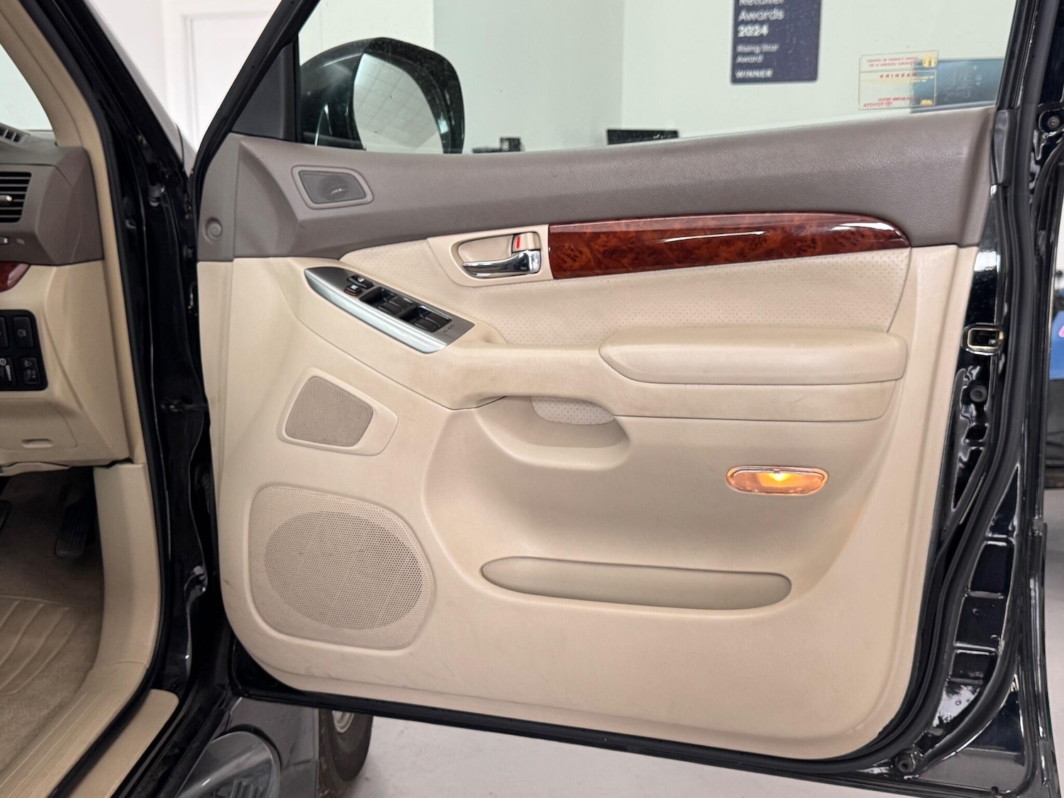 Used Toyota Land Cruiser 2005 for sale - 76398268: Photo 37