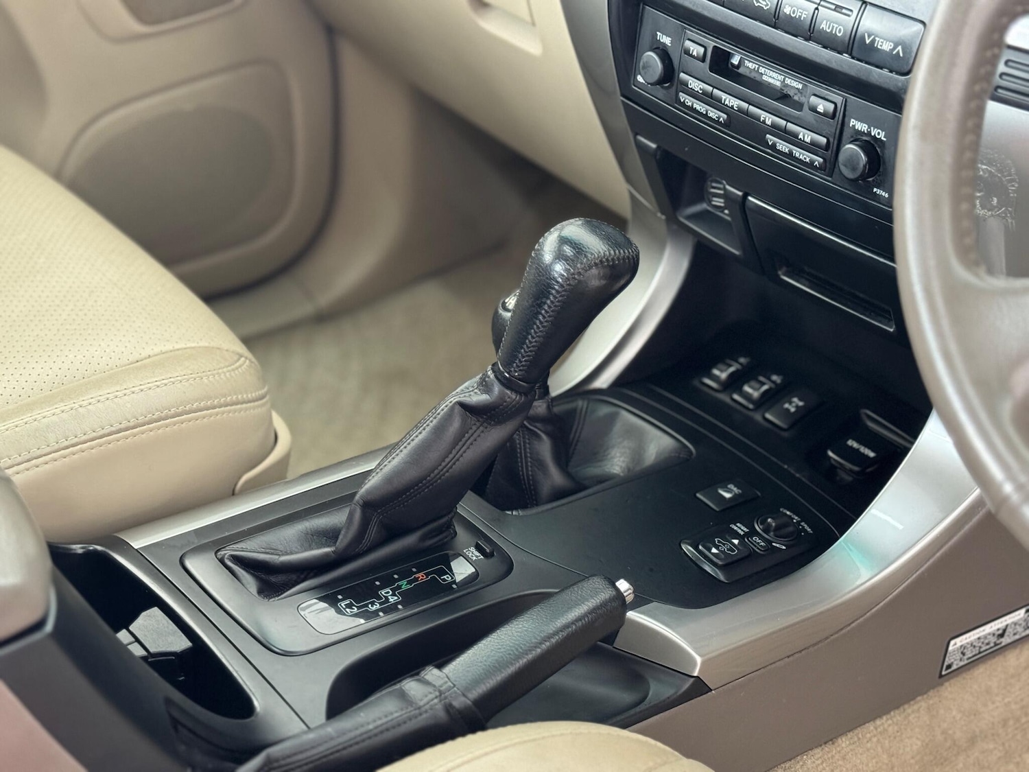 Used Toyota Land Cruiser 2005 for sale - 76398268: Photo 4