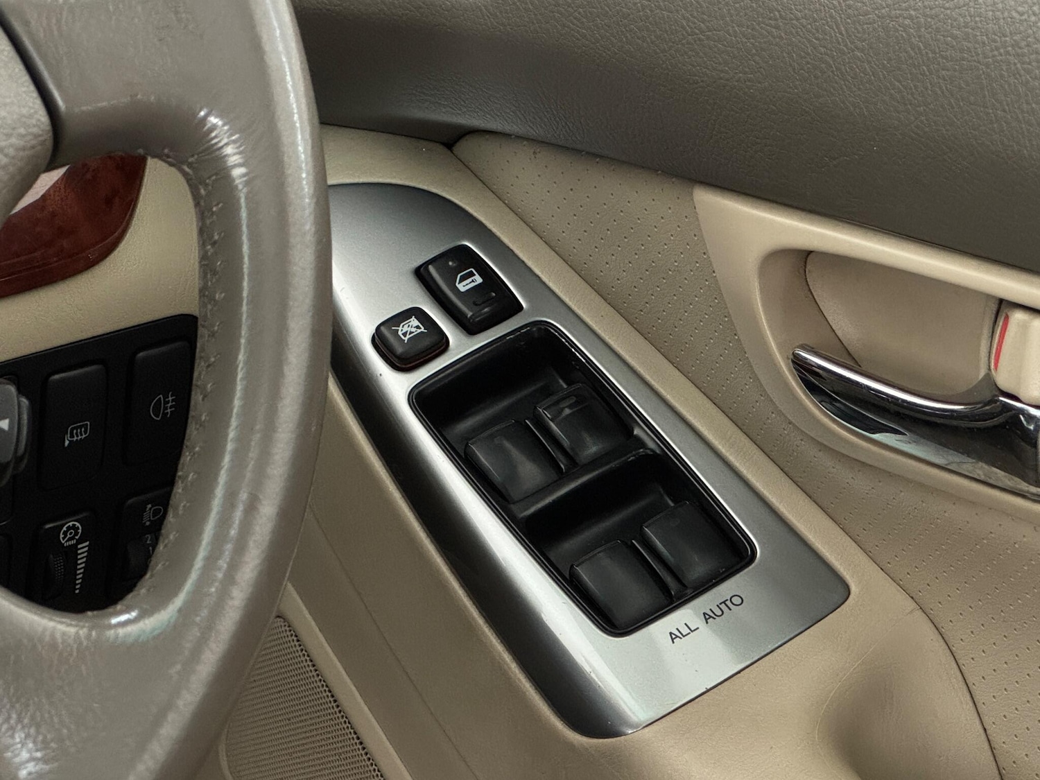 Used Toyota Land Cruiser 2005 for sale - 76398268: Photo 40