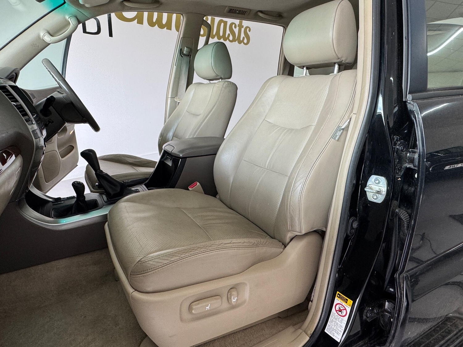 Used Toyota Land Cruiser 2005 for sale - 76398268: Photo 60