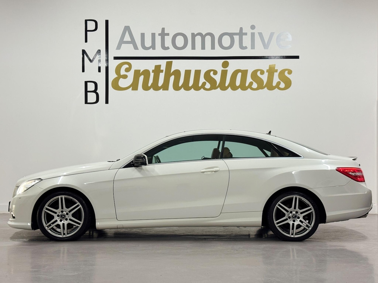 Used Mercedes-Benz E Class 2010 for sale - 76700847: Photo 19