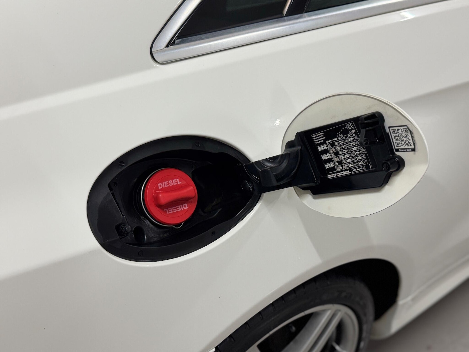 Used Mercedes-Benz E Class 2010 for sale - 76700847: Photo 39