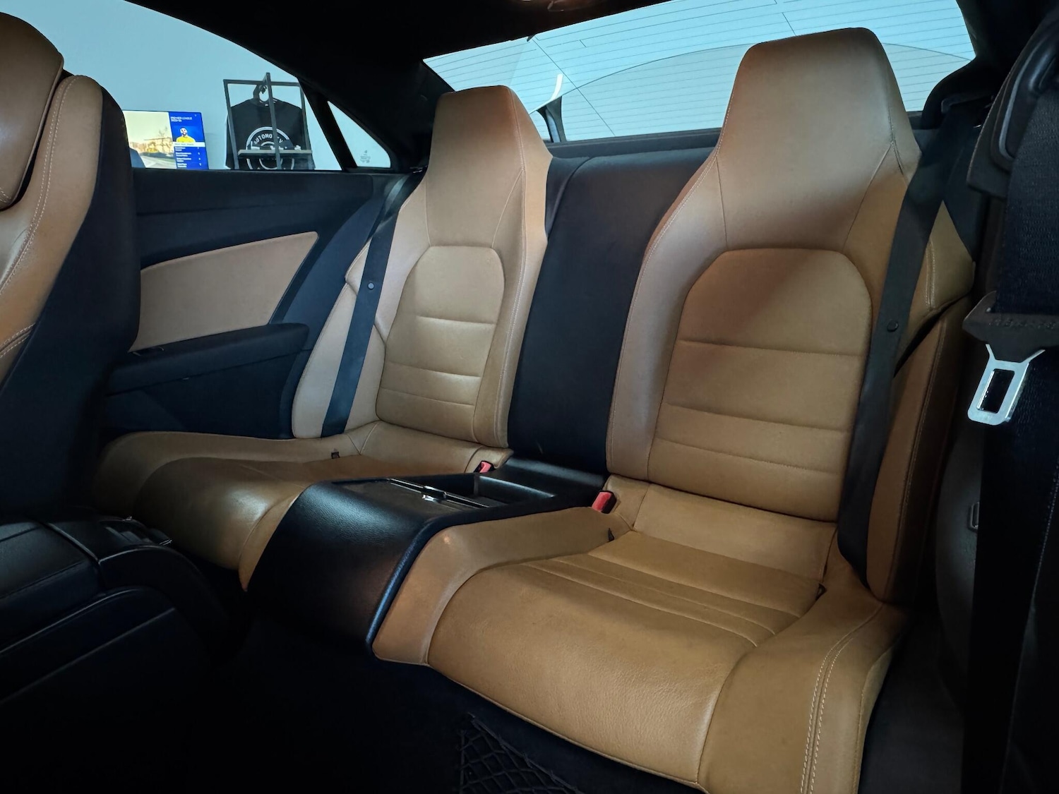 Used Mercedes-Benz E Class 2010 for sale - 76700847: Photo 60