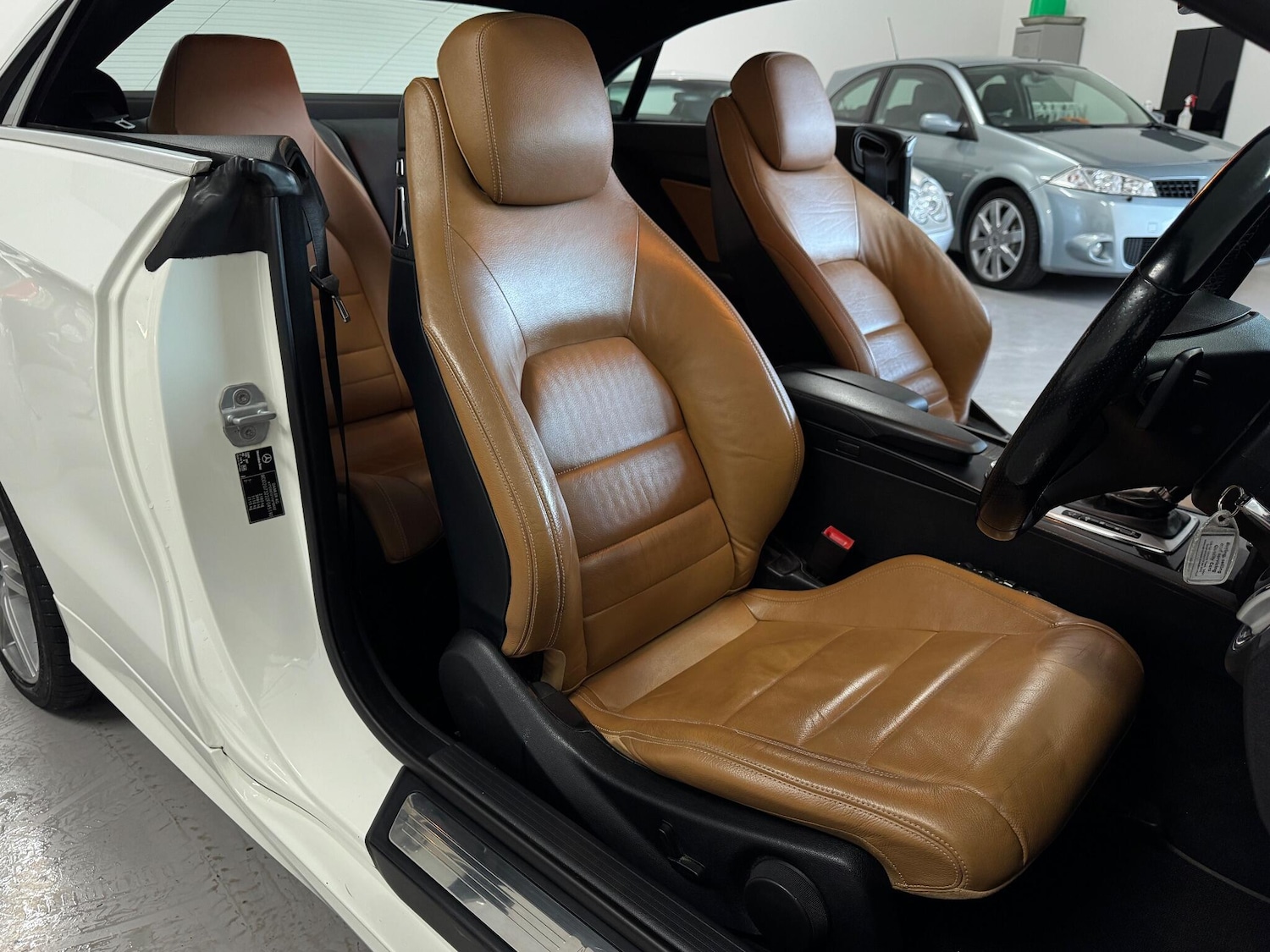 Used Mercedes-Benz E Class 2010 for sale - 76700847: Photo 64