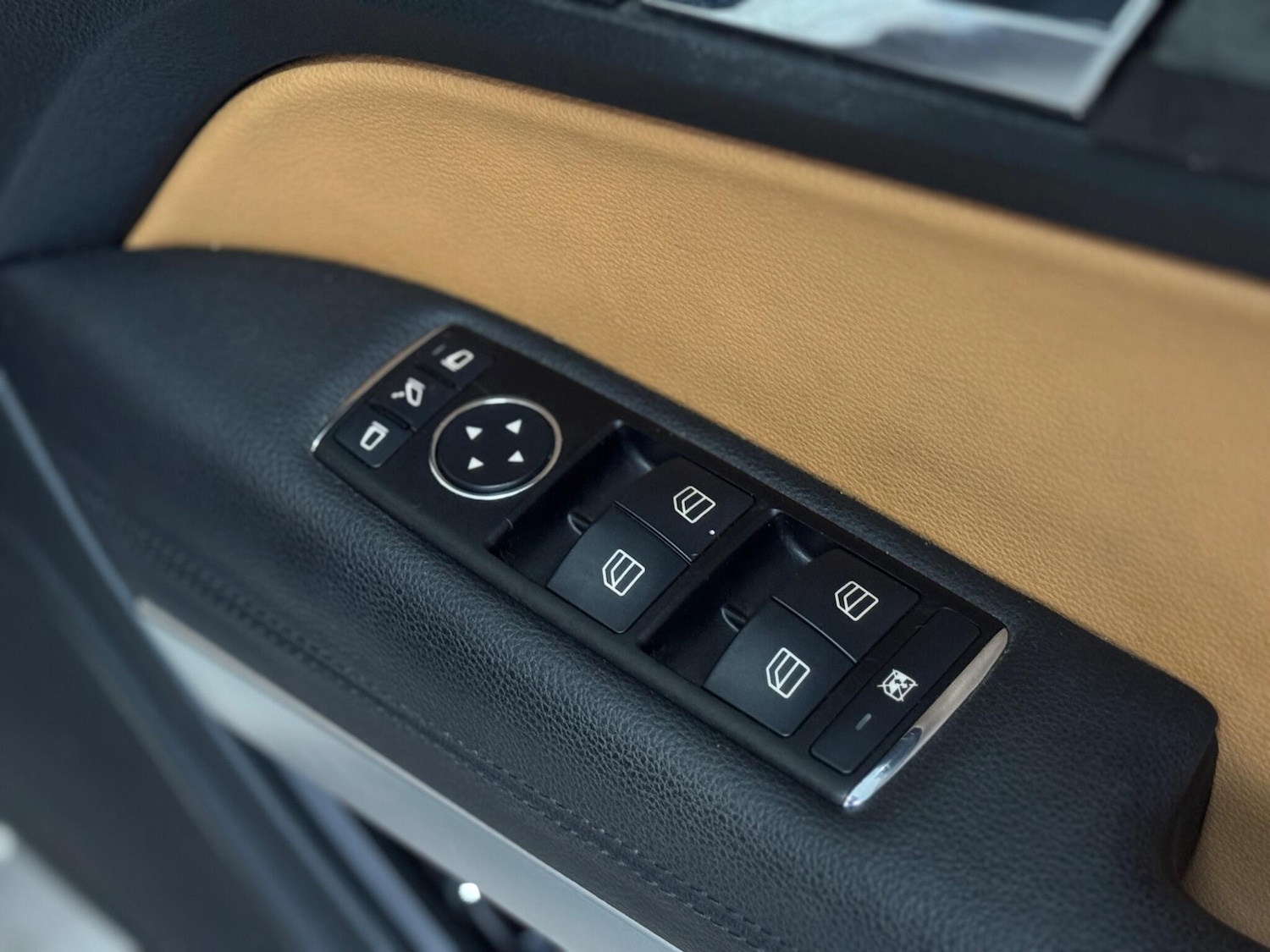 Used Mercedes-Benz E Class 2010 for sale - 76700847: Photo 71