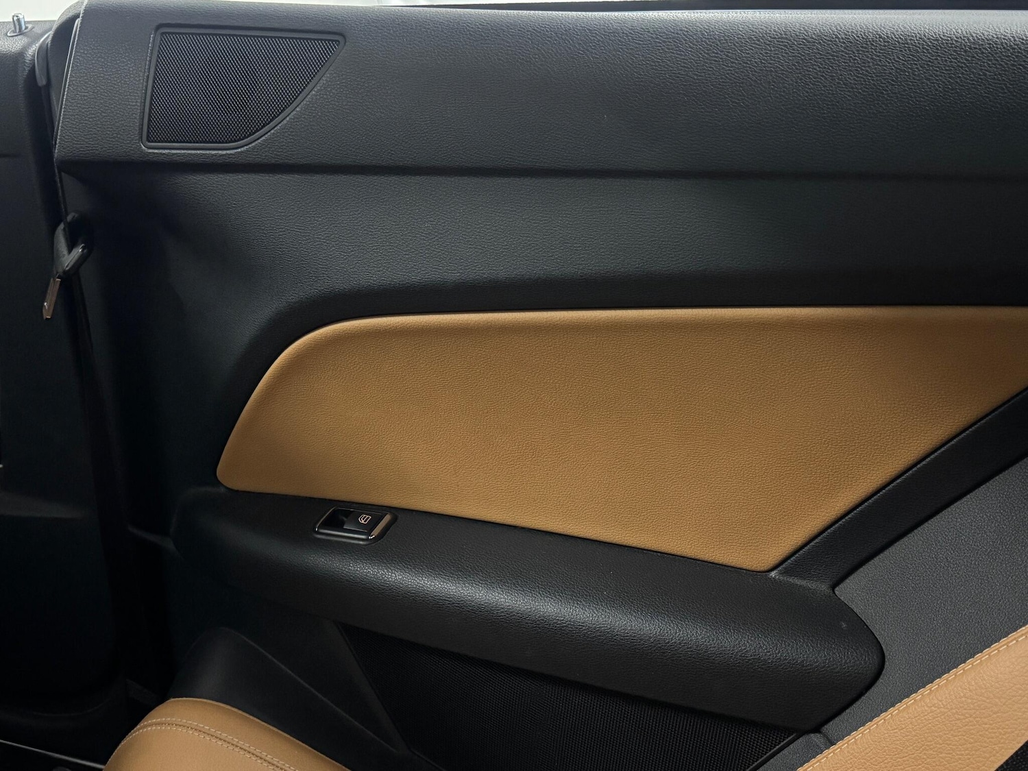 Used Mercedes-Benz E Class 2010 for sale - 76700847: Photo 85