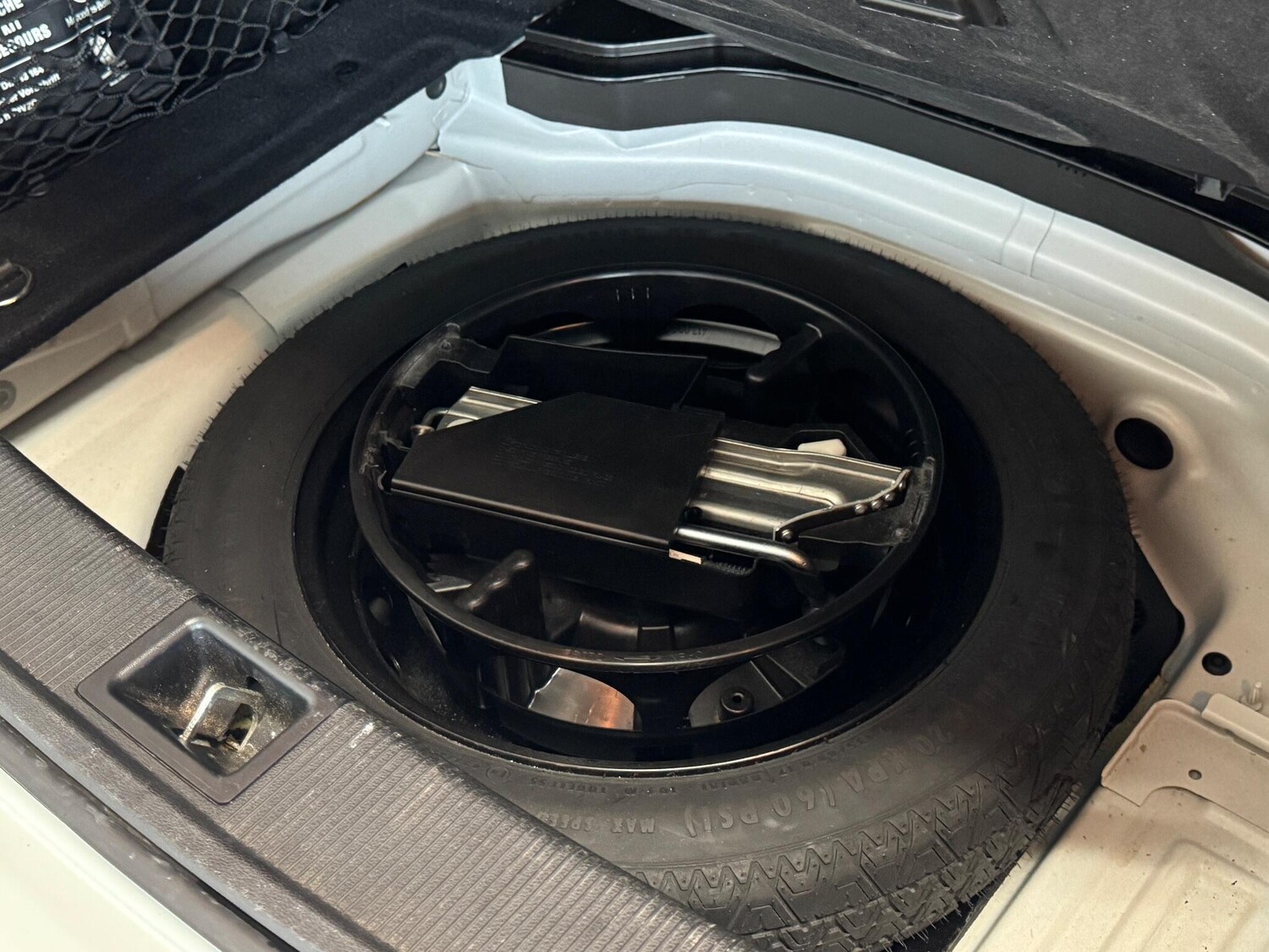 Used Mercedes-Benz E Class 2010 for sale - 76700847: Photo 92