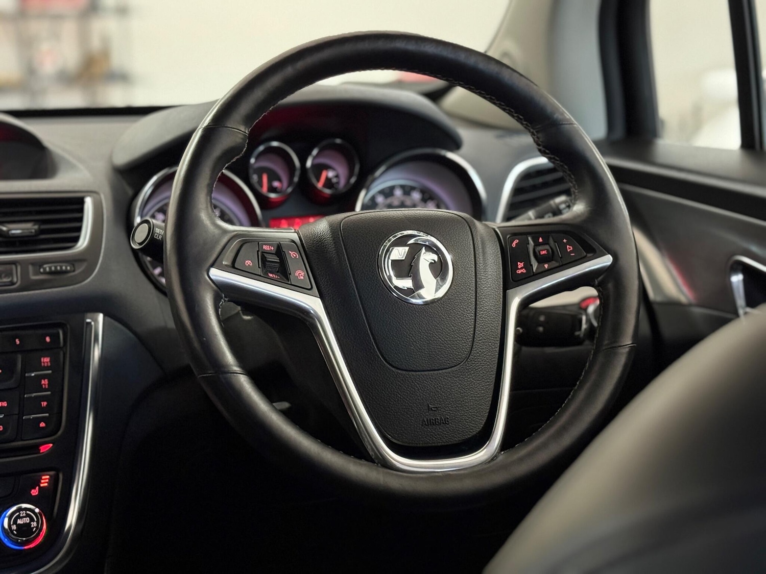 Used Vauxhall Mokka 2015 for sale - 77015305: Photo 3