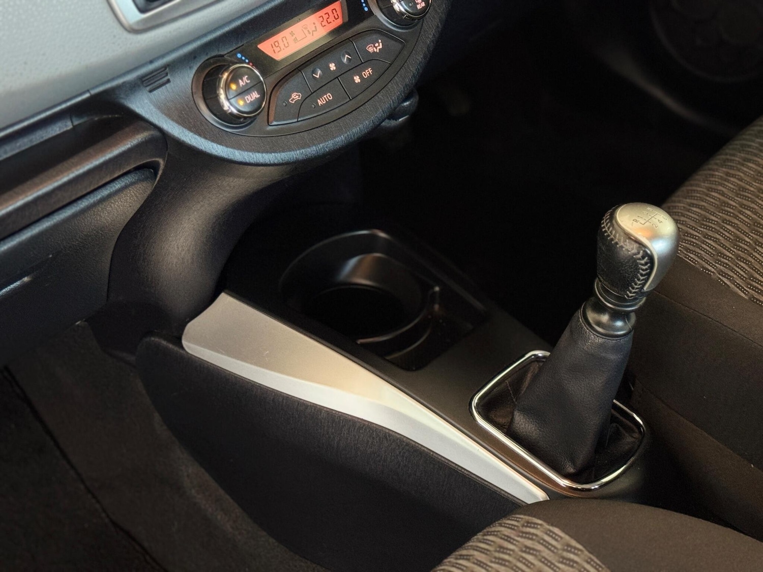 Used Toyota Yaris 2014 for sale - 77073974: Photo 11