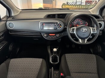 Used Toyota Yaris 2014 for sale - 77073974: Photo