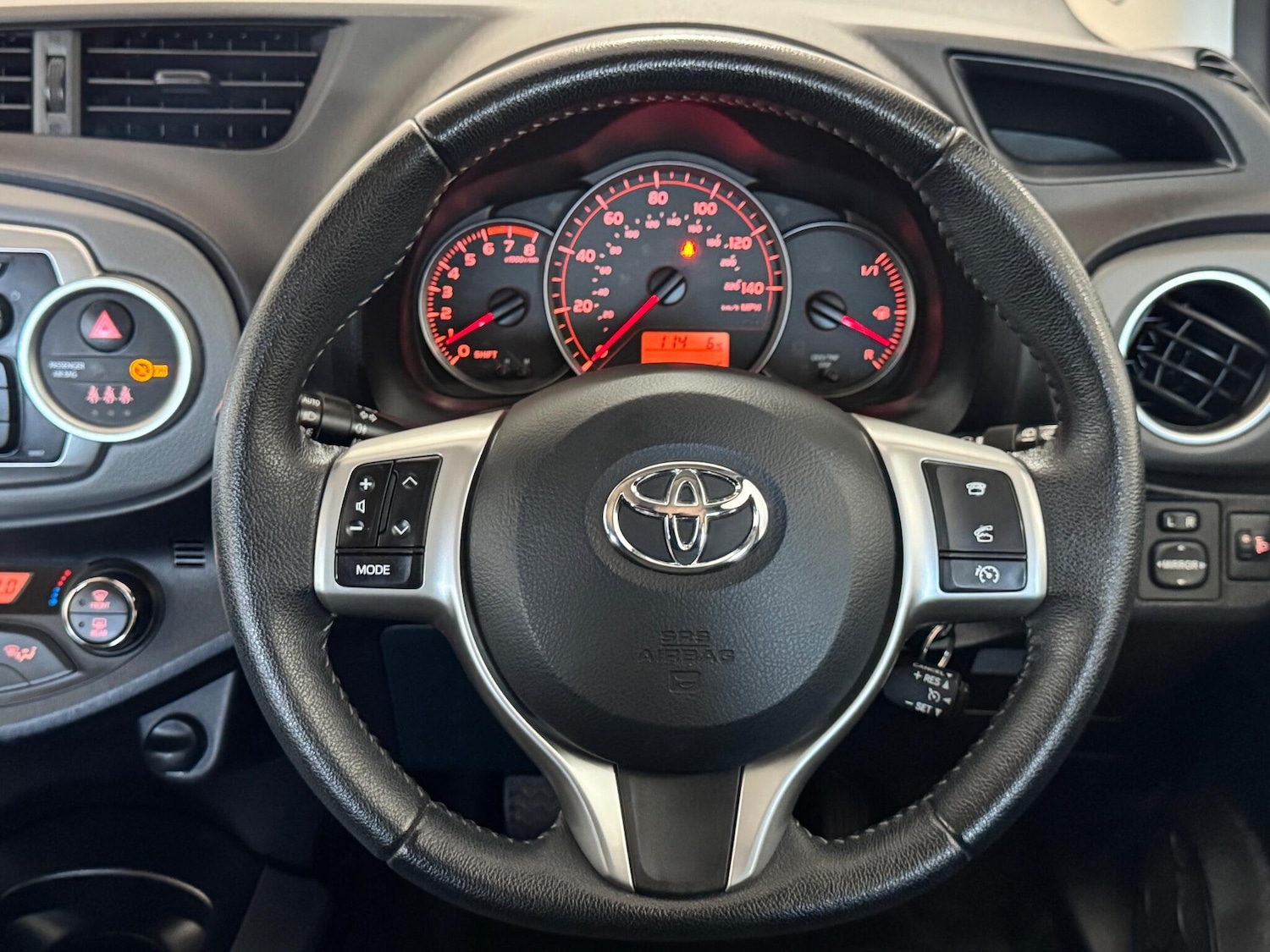 Used Toyota Yaris 2014 for sale - 77073974: Photo 55