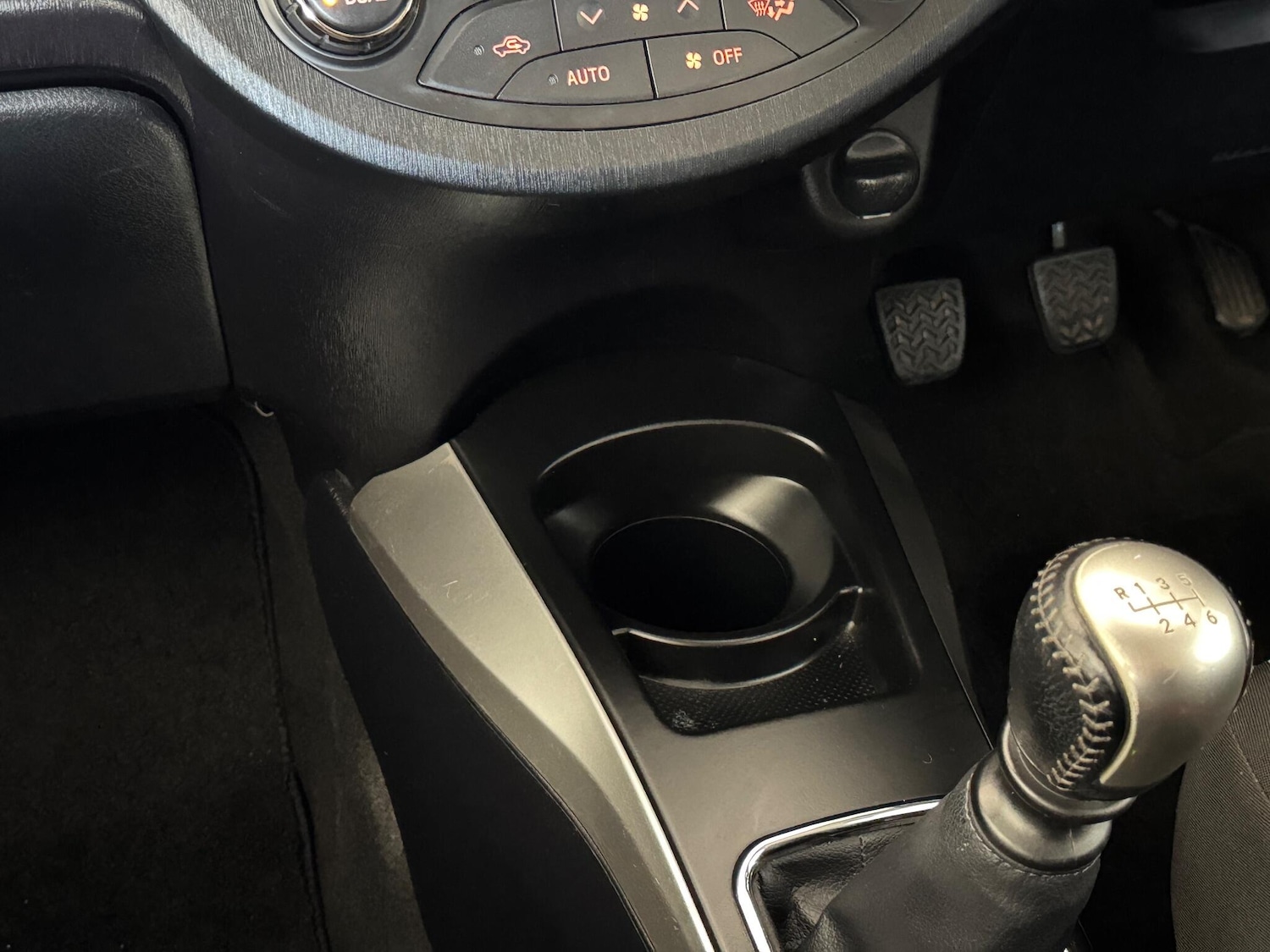 Used Toyota Yaris 2014 for sale - 77073974: Photo 56