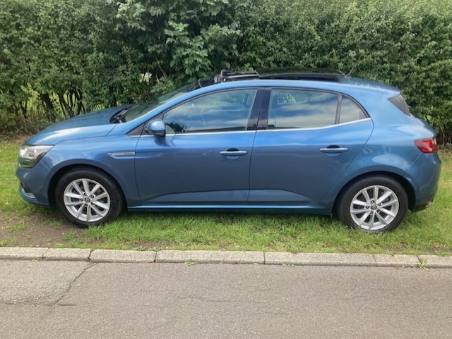 Used Renault Megane 2018 for sale - 77378436: Photo 2