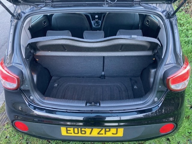 Used Hyundai i10 2017 for sale - 76835065: Photo 12