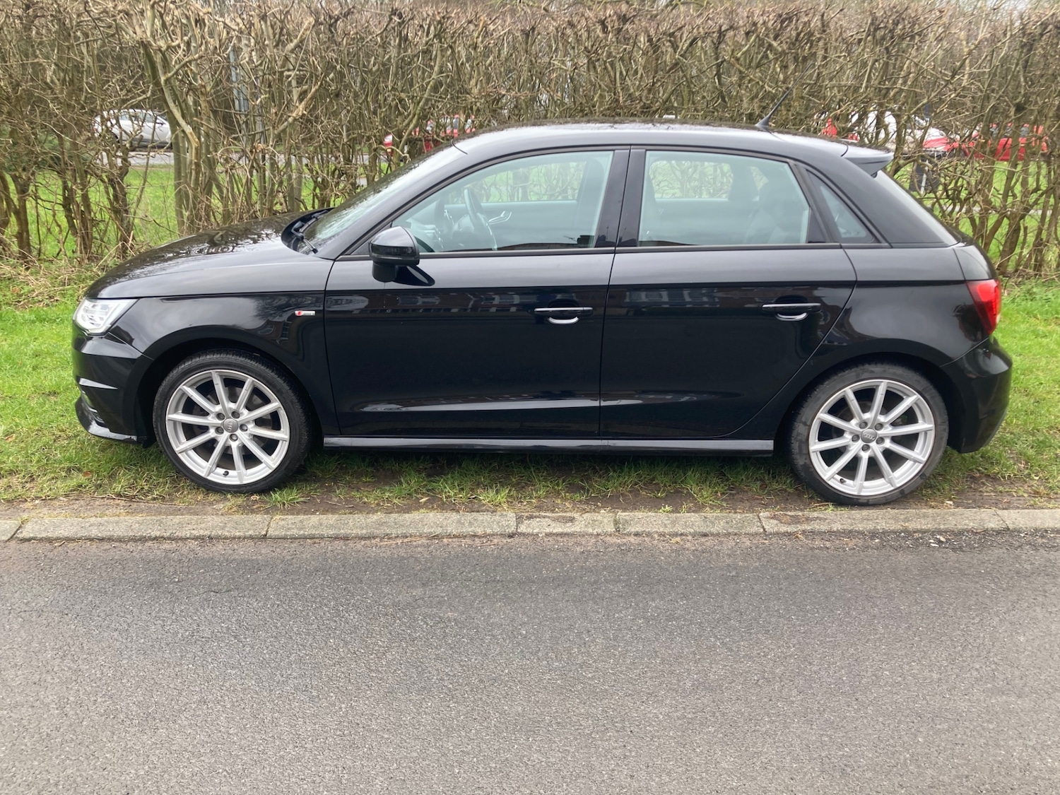 Used Audi A1 2017 for sale - 77618334: Photo 2