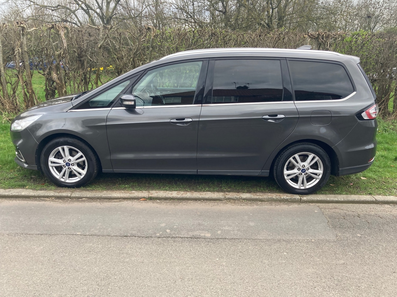 Used Ford Galaxy 2020 for sale - 77872390: Photo 2