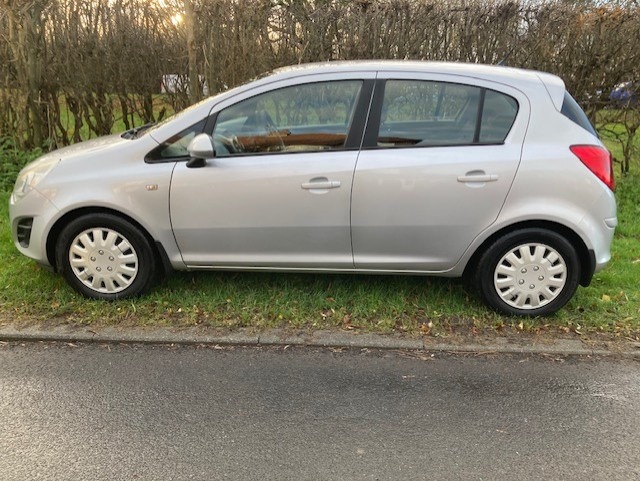 Used Vauxhall Corsa 2011 for sale - 76969058: Photo 2