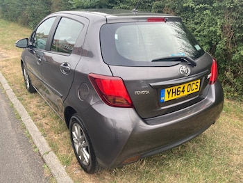 Used Toyota Yaris 2014 for sale - 79380465: Photo