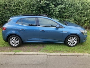 Used Renault Megane 2018 for sale - 76364015: Photo