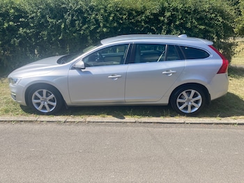 Used Volvo V60 2017 for sale - 78995300: Photo