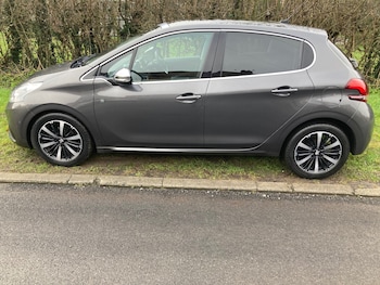 Used Peugeot 208 2019 for sale - 77336685: Photo