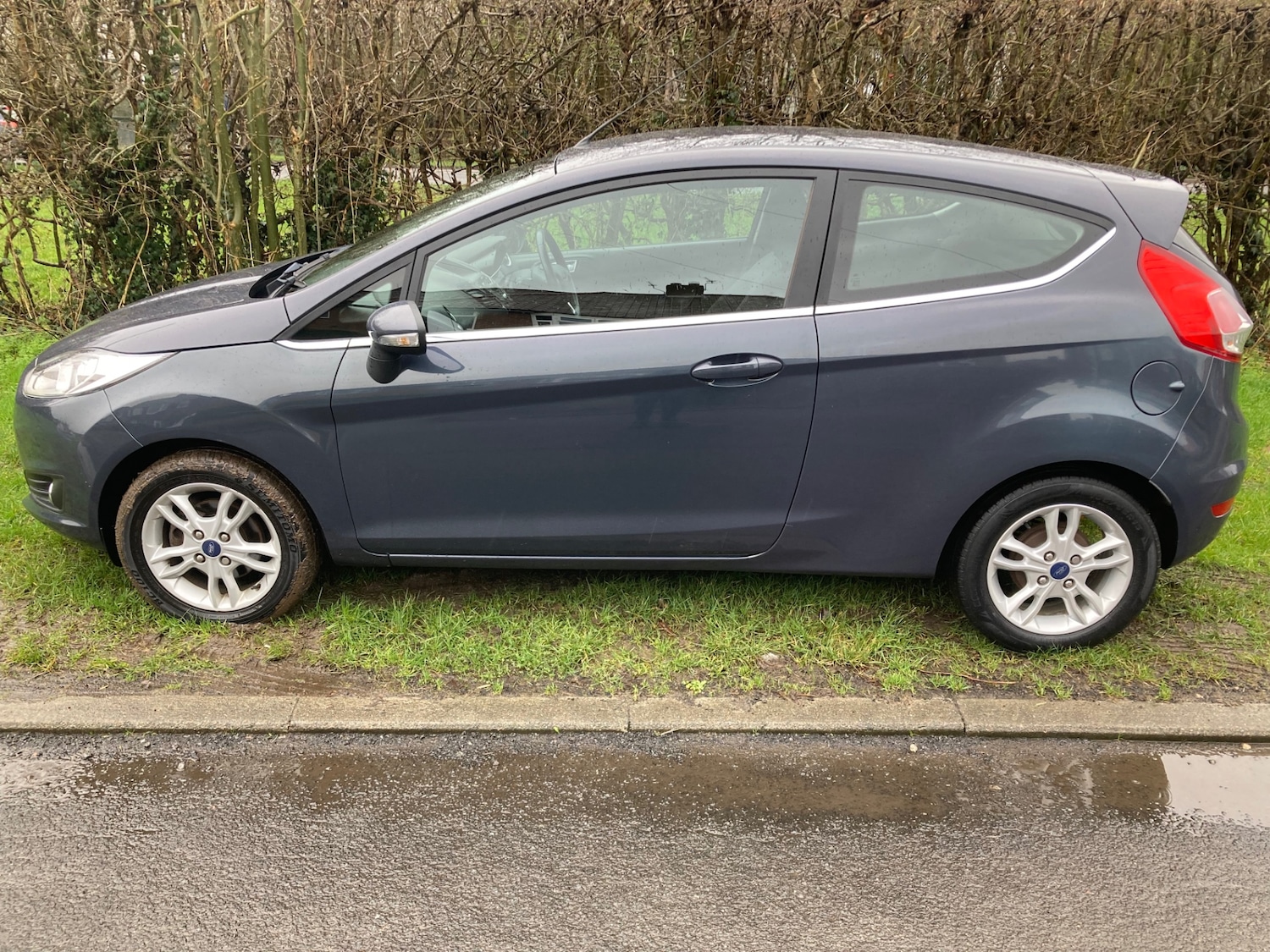 Used Ford Fiesta 2015 for sale - 77542432: Photo 2