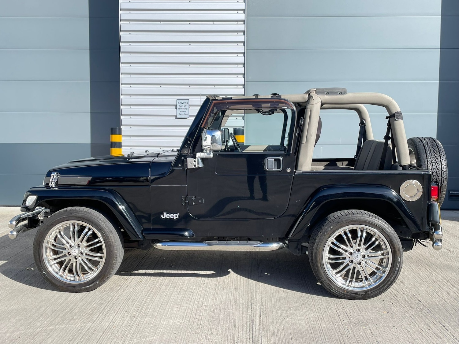 Used Jeep Wrangler 2004 for sale - 77996941: Photo 8