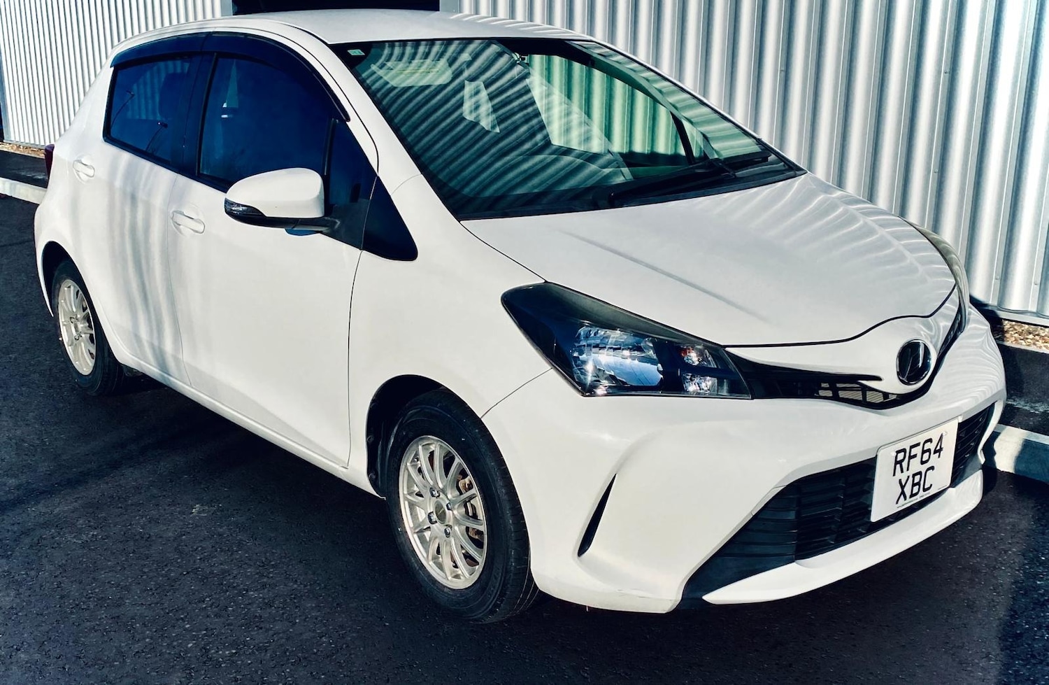 Used Toyota Yaris for sale - 76955330: Photo 2