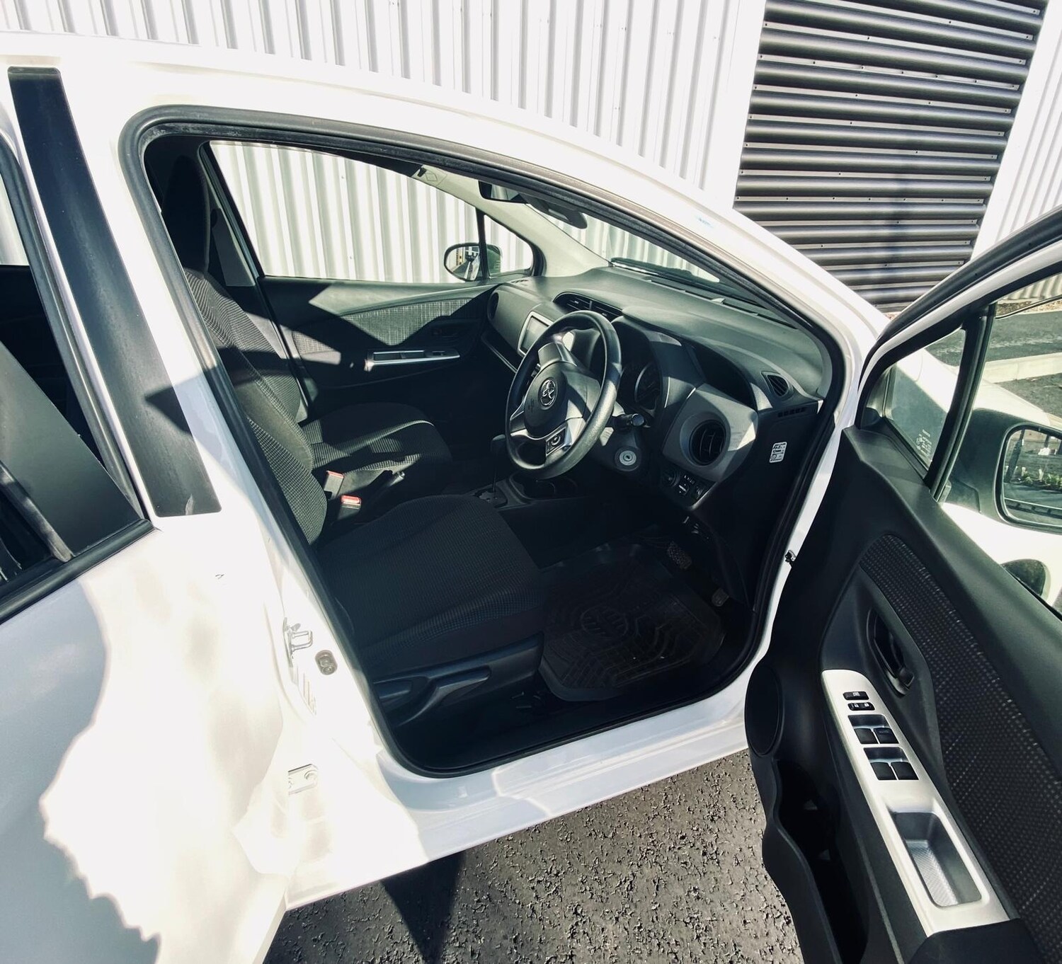 Used Toyota Yaris for sale - 76955330: Photo 34