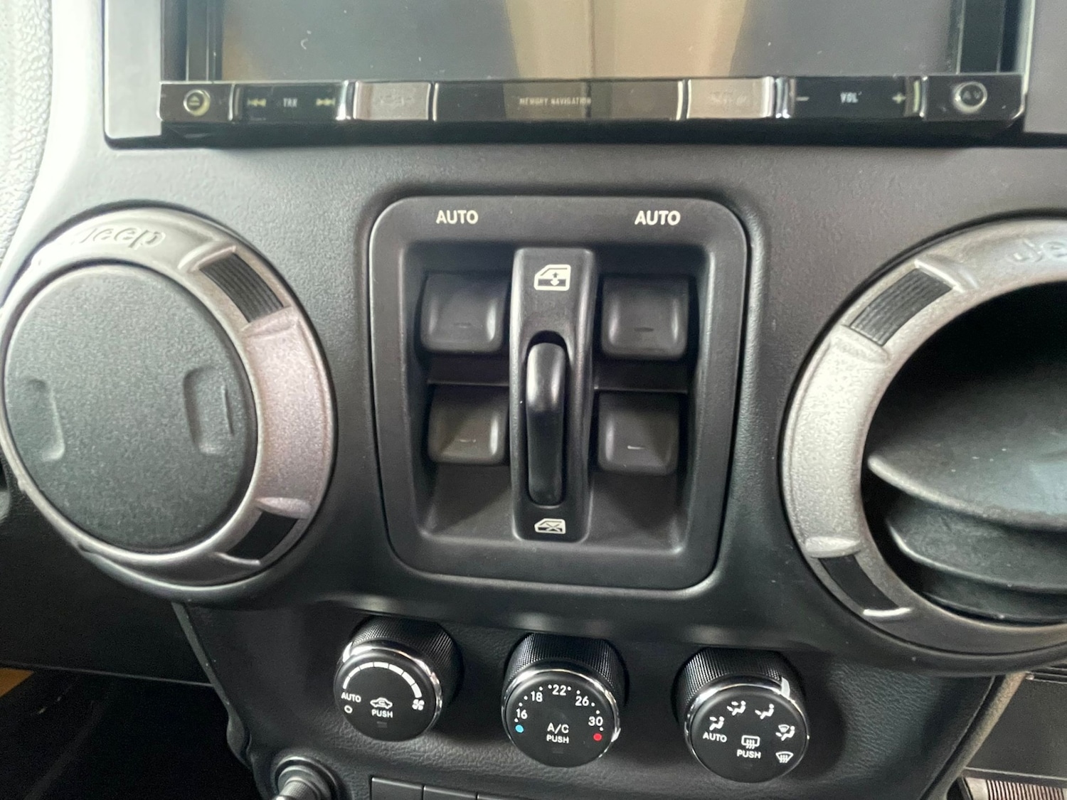 Used Jeep Wrangler 2015 for sale - 76626600: Photo 13