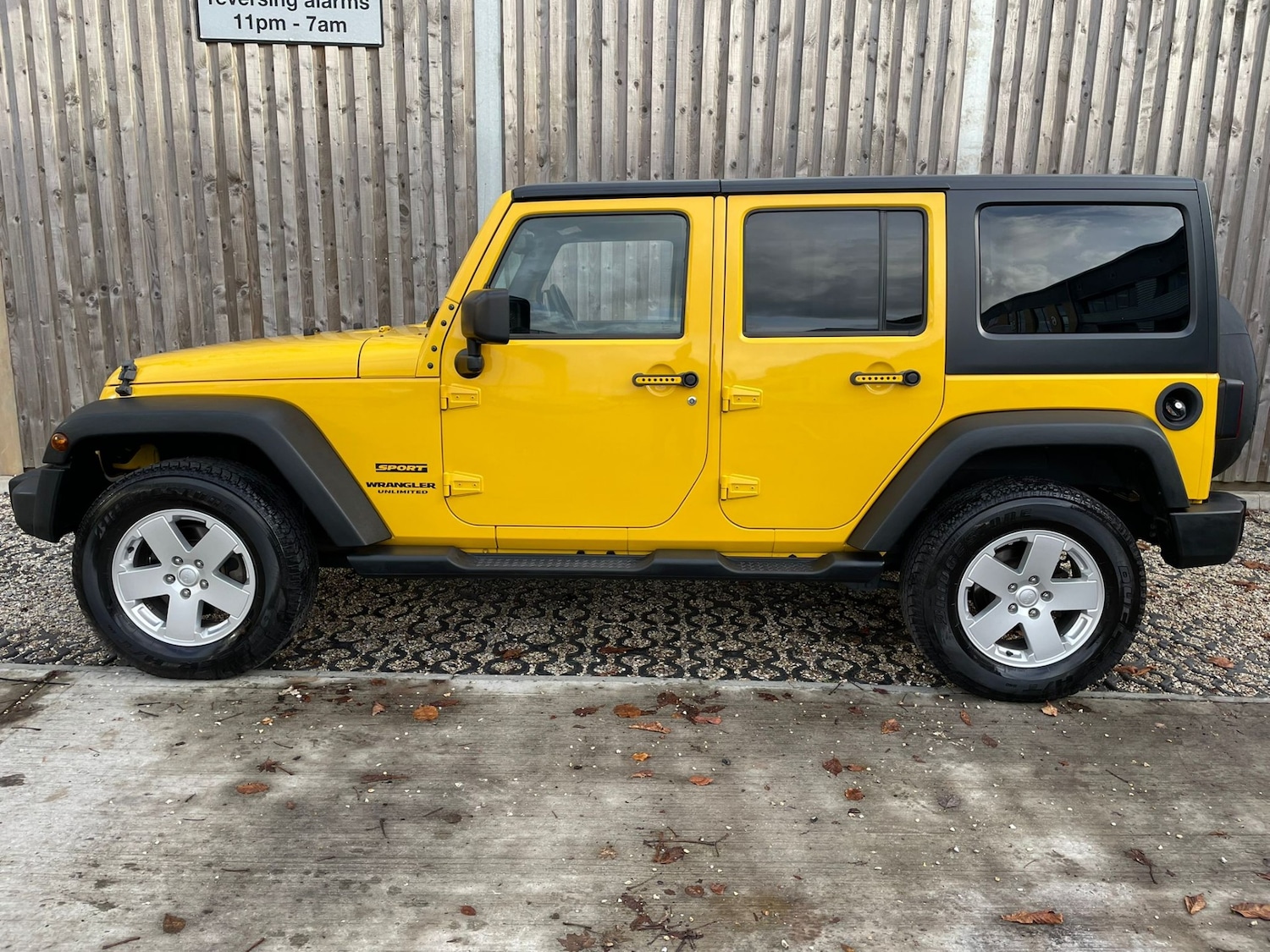 Used Jeep Wrangler 2015 for sale - 76626600: Photo 6