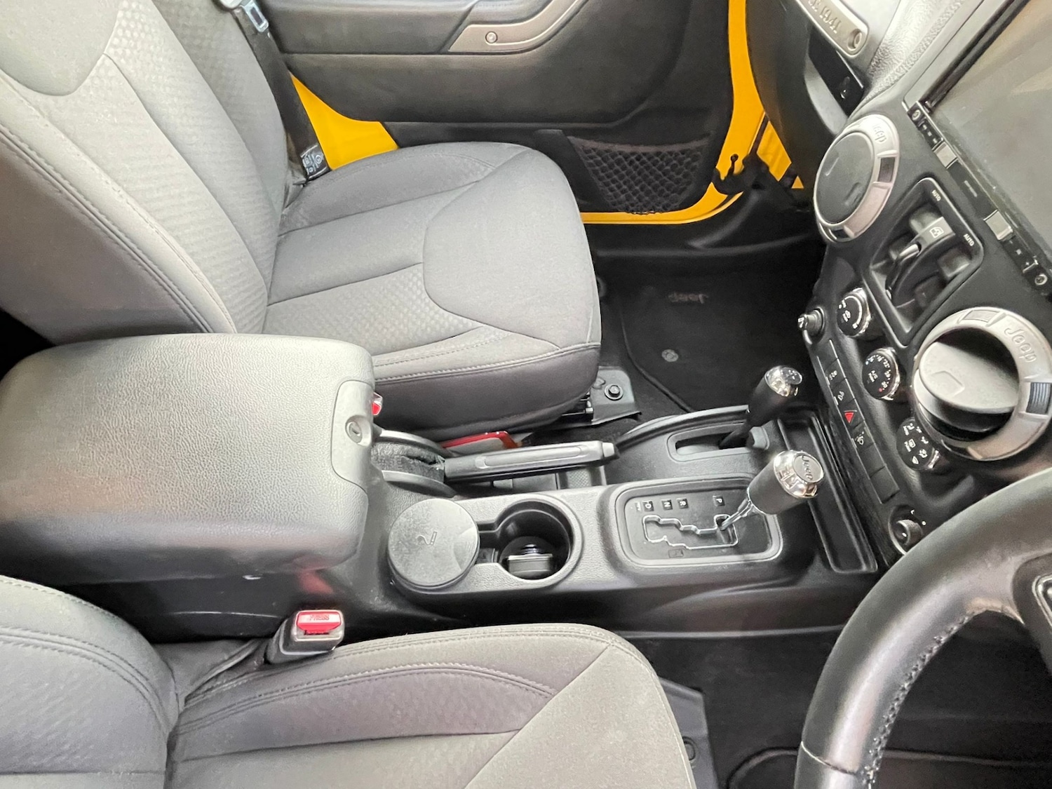 Used Jeep Wrangler 2015 for sale - 76626600: Photo 8